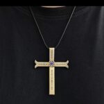 گردنبند صلیب میهاک وان پیس