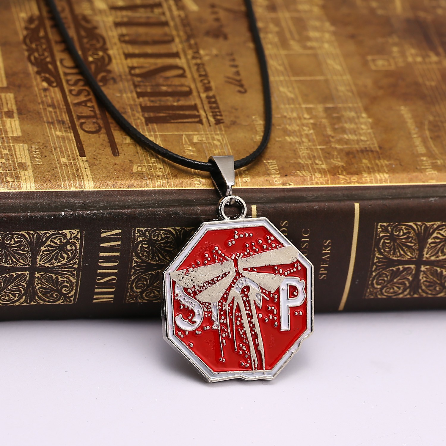 گردنبند نماد آخرین بازمانده از ما The Last Of Us