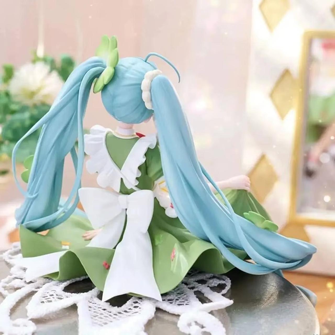 فیگور نشسته هاتسونه میکو